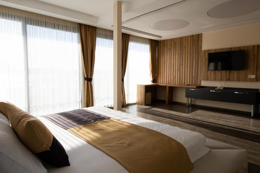 Carpe Diem Hotel Айвалык Экстерьер фото